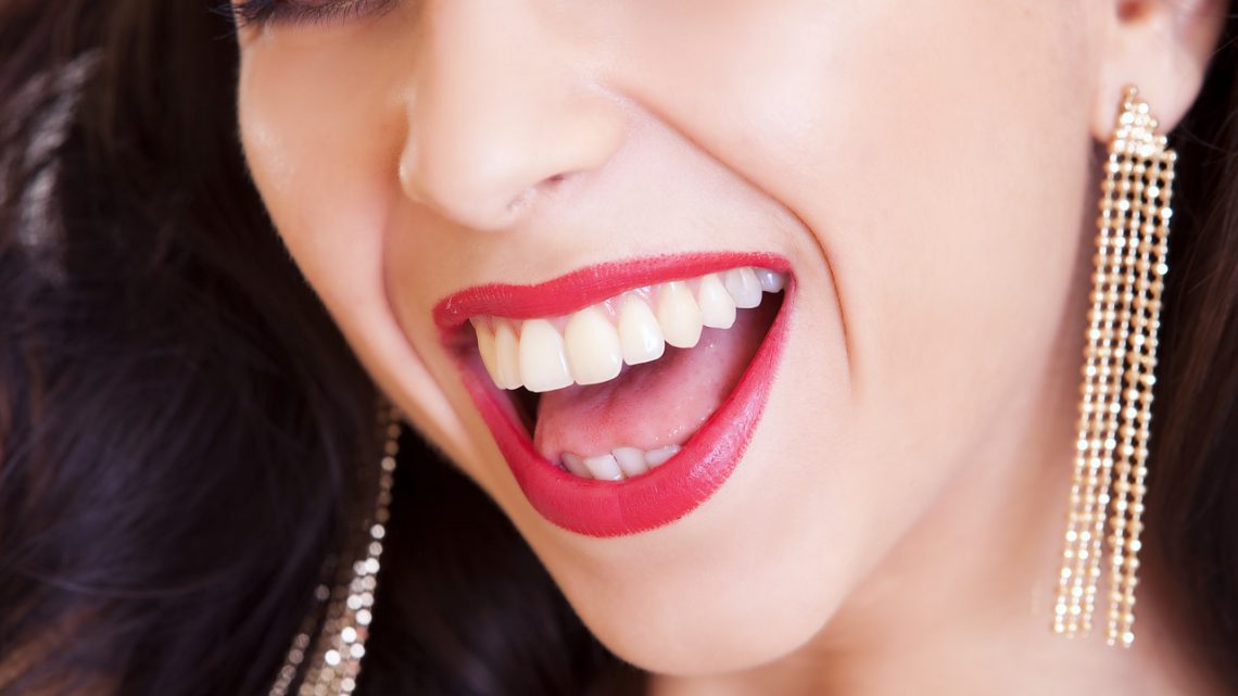 Jak zapobiec wypadaniu zębów?