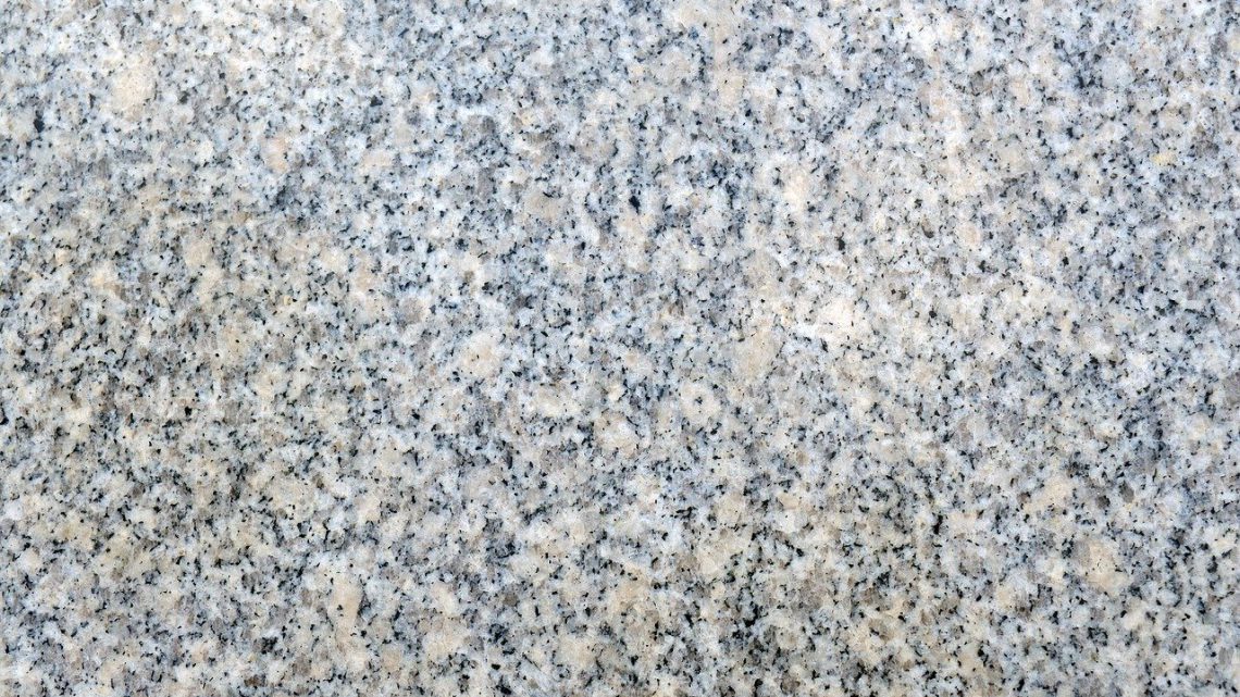 Płyty granitowe na chodnik, sprawdzony materiał w budownictwie