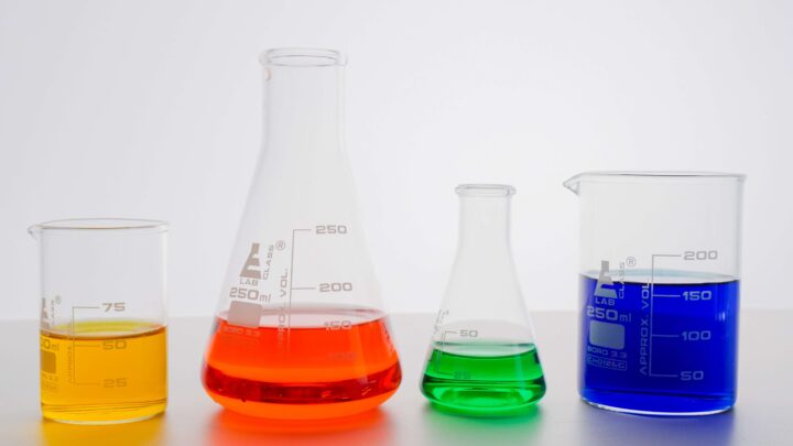 Kursy maturalne z chemii – czy warto z nich korzystać?