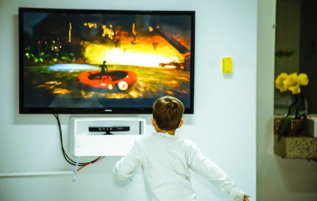 Wskazówki czym umyć ekran telewizora
