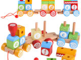 kolorowe, drewniane zabawki dla dziecka